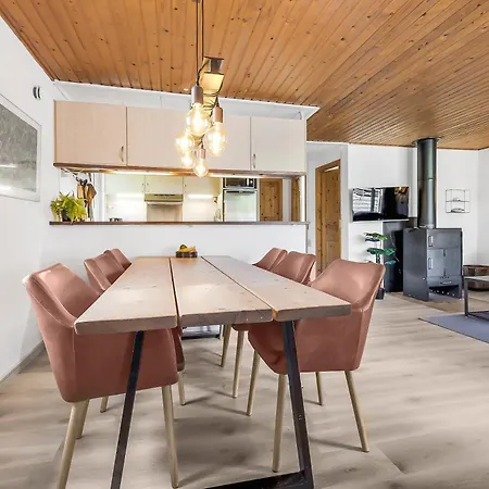 Unique Place With Tennis Court For The Active Ferienhaus
